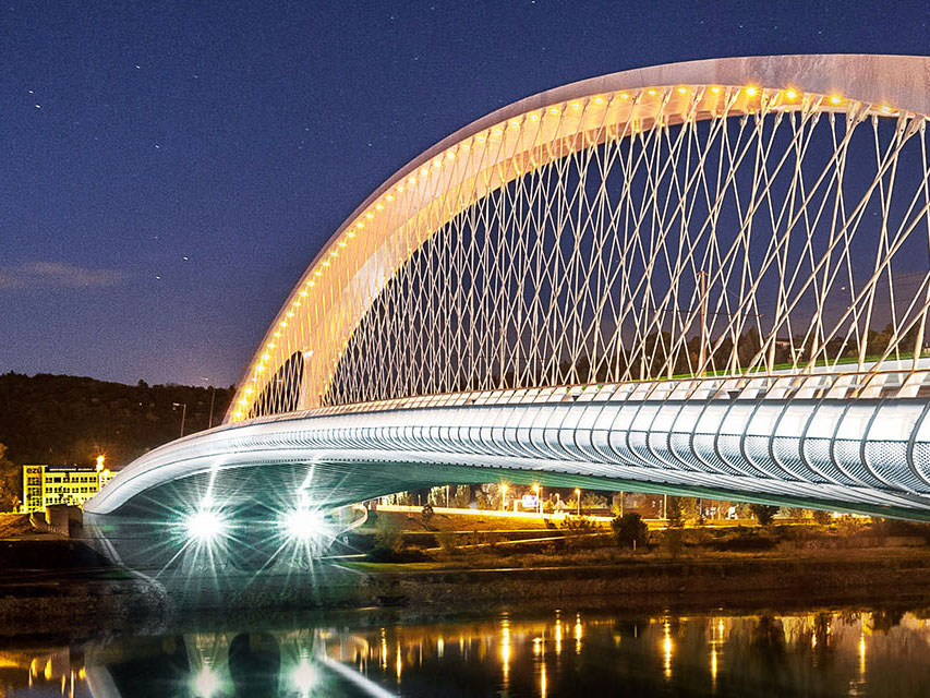 most přes Vltavu v Tróji / fotografování architektury / fotograf Vojtěch Pavelčík